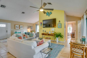 4 Mi to Downtown Cape Coral Home with Lanai and Grill